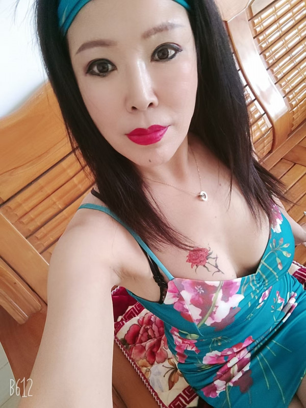 三亚苗条东北熟女